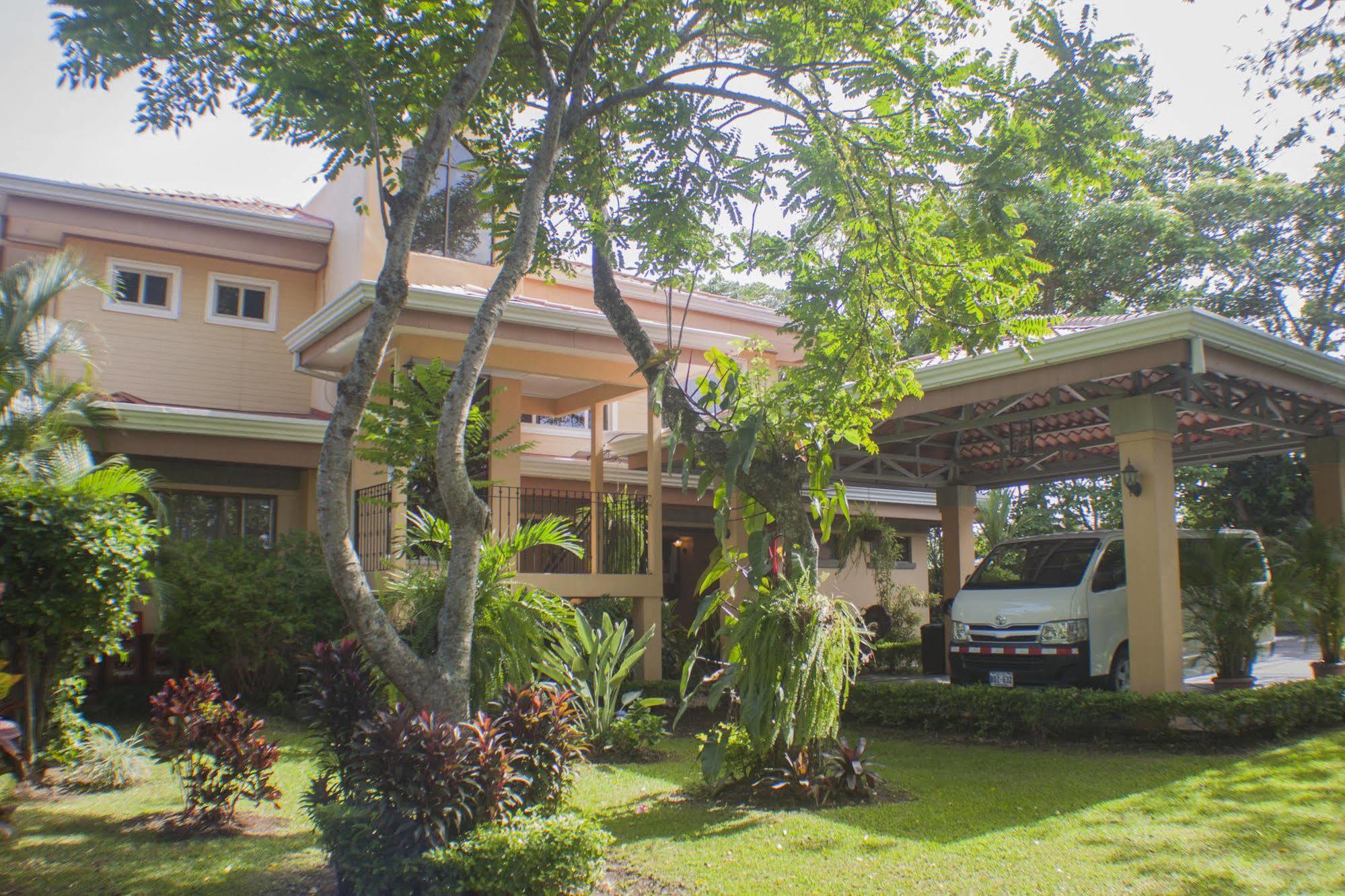 Hotel Robledal Alajuela Exterior photo